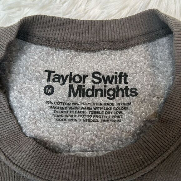 NWOT Taylor Swift “None of it was Accidental” Midnights Crewneck size Medium - Picture 3 of 5